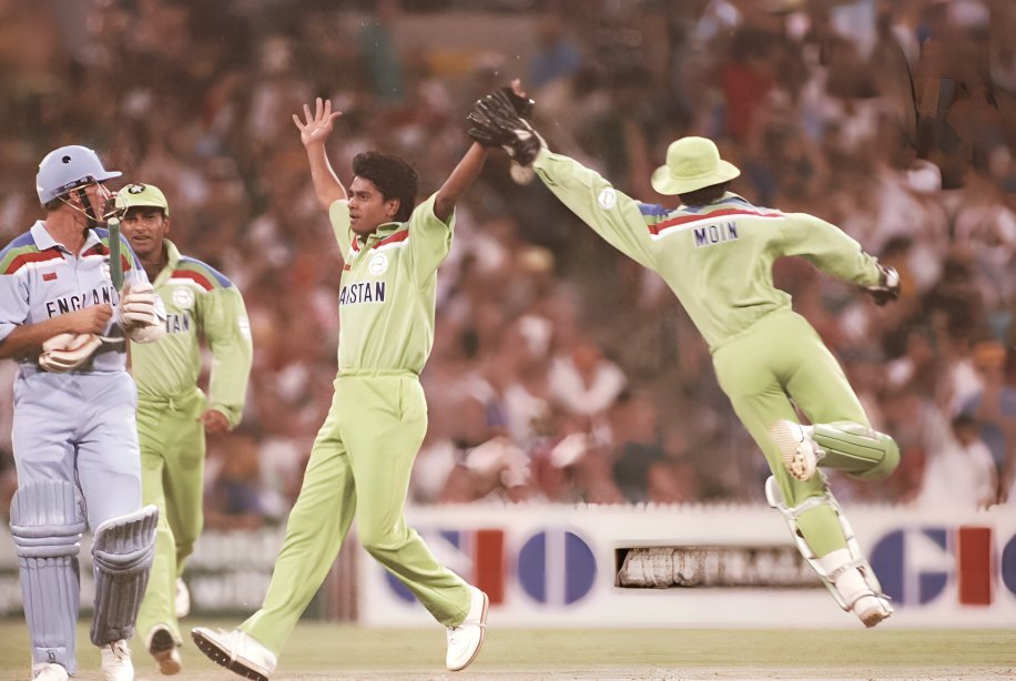 Best Bowling Strike Rates in India vs Pakistan ODIs