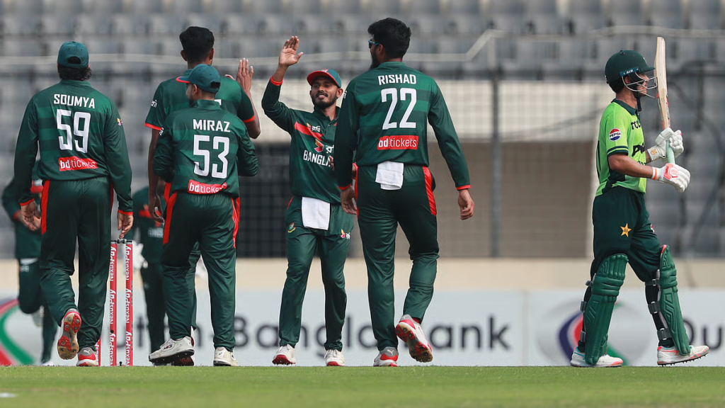 Lowest Totals for Ban vs Pak ODI