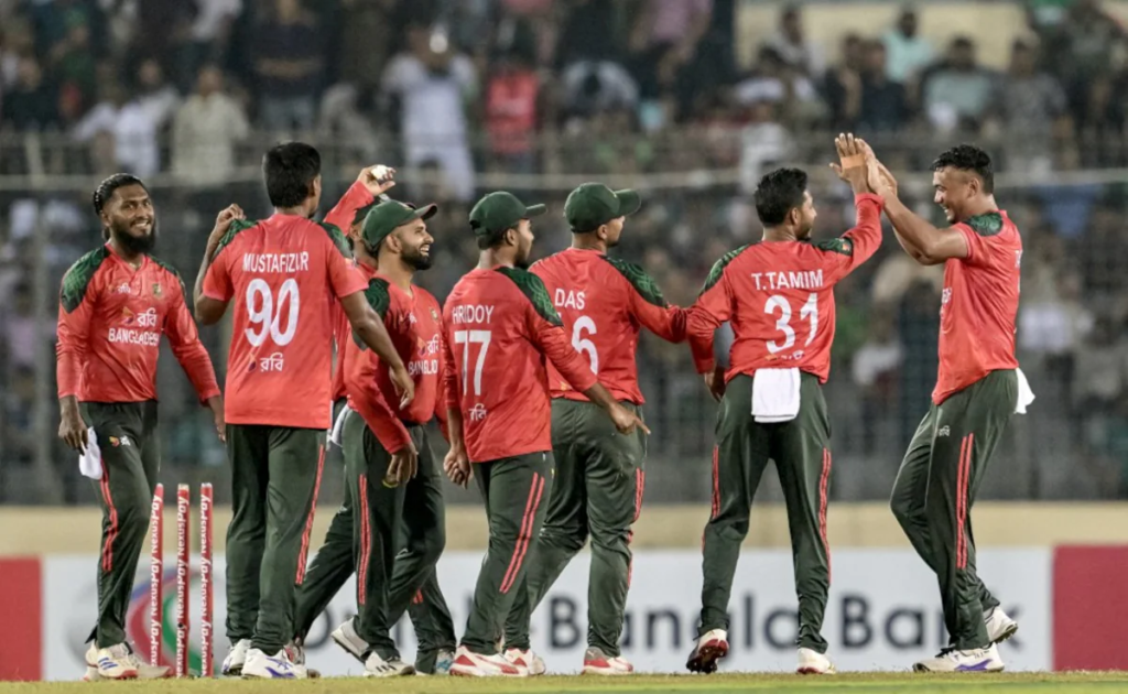 Lowest Totals for Ban vs Pak ODI